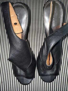 COACH LILLY MIRROR BLK LEATHER SLING BACK HEELS